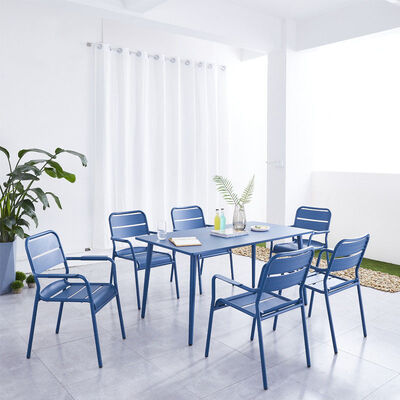 अच्छा दाम रंगीन छत बालकनी फर्नीचर स्टैकेबल आउटडोर गार्डन कॉफी टेबल और कुर्सी जलरोधक ऑनलाइन