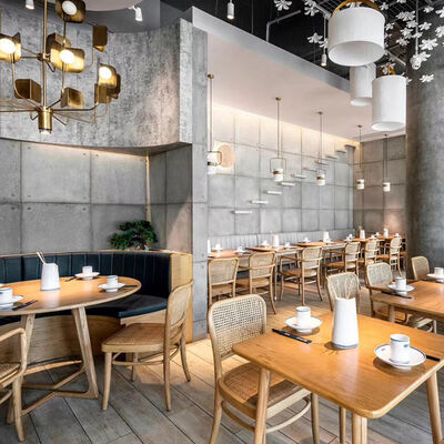 अच्छा दाम अनुकूलित रेस्तरां फर्नीचर आउटडोर उद्यान लकड़ी के खाने की मेज और रतन कुर्सी रेस्तरां सेट ऑनलाइन